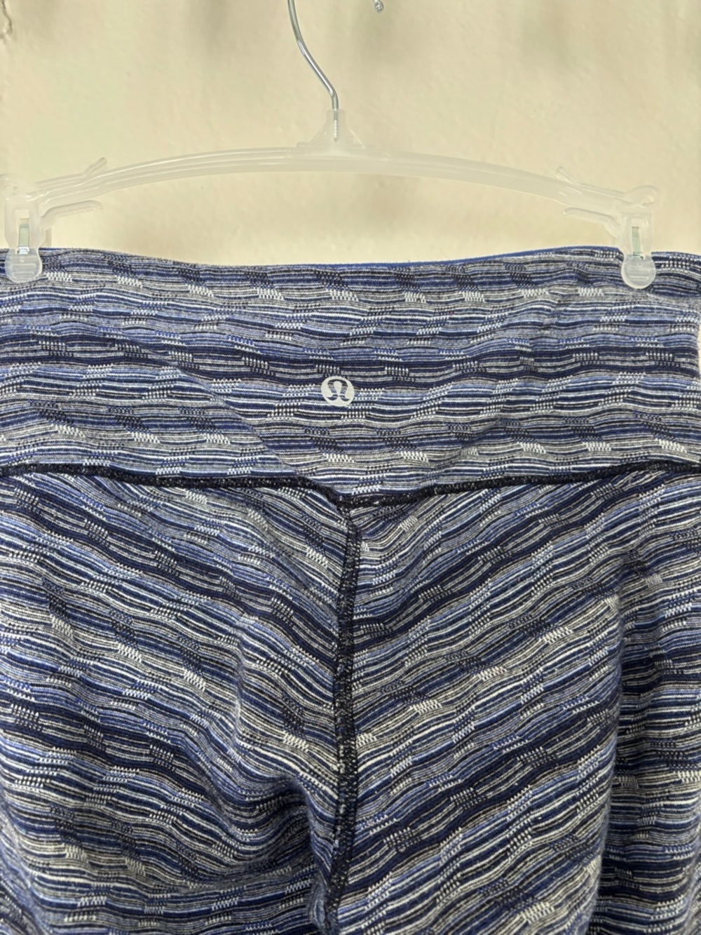 Lululemon Wunder Under High-Rise Leggings | Blue Stripe Pattern | Size 4 - Picture 3 of 7